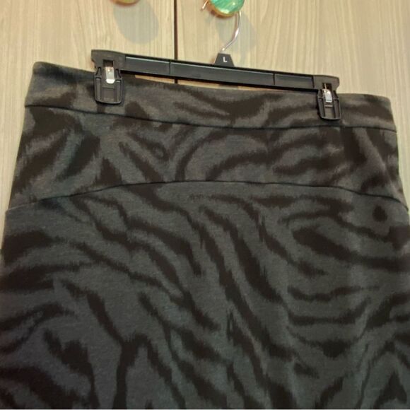 MICHAEL Michael Kors animal print lined skirt size 14 - Picture 3 of 11